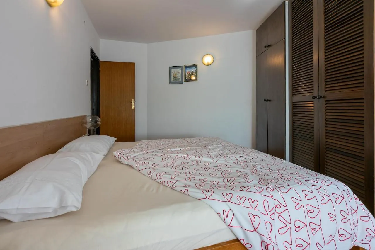 Apartments Vera Supetarska Draga