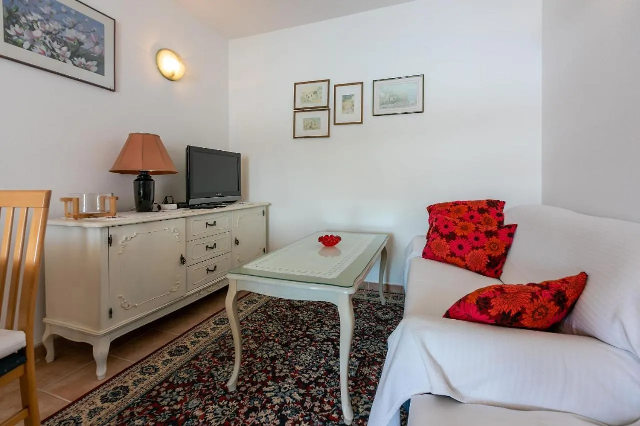 Apartments Vera Supetarska Draga