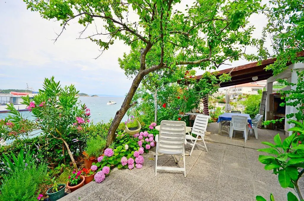 Apartments Vera Supetarska Draga